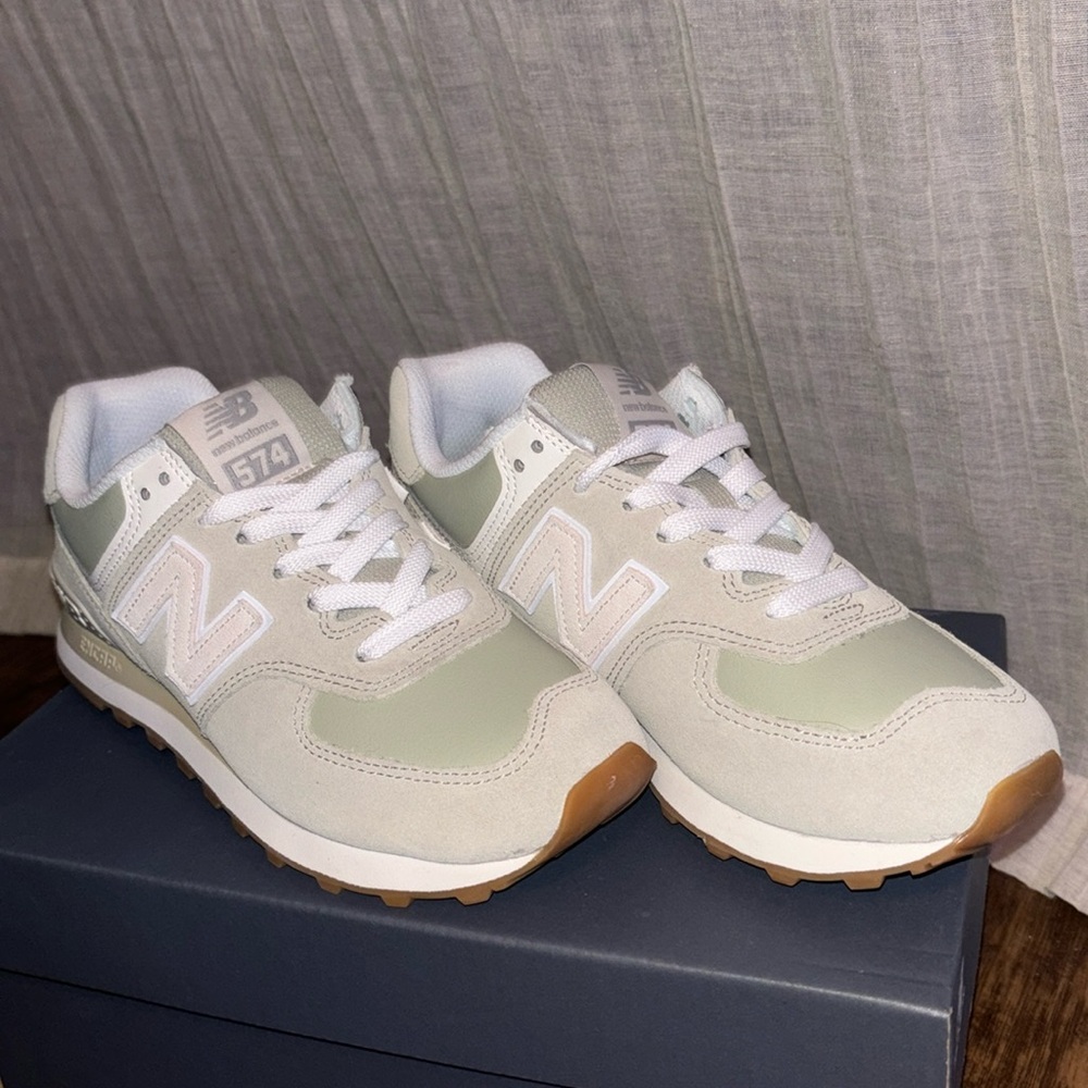 574 New Balances